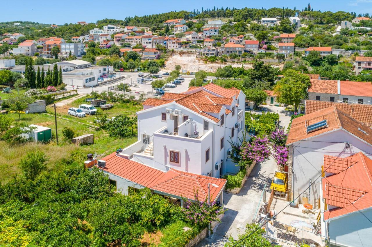 Villa Dinka Sutivan Exterior photo